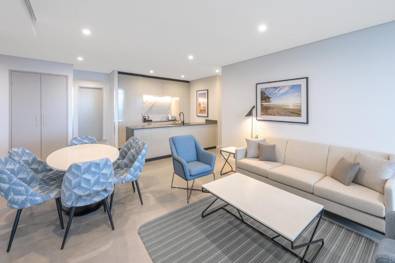 Meriton Suites Surfers Paradise Gold Coast Ngoại thất bức ảnh A suite at the hotel