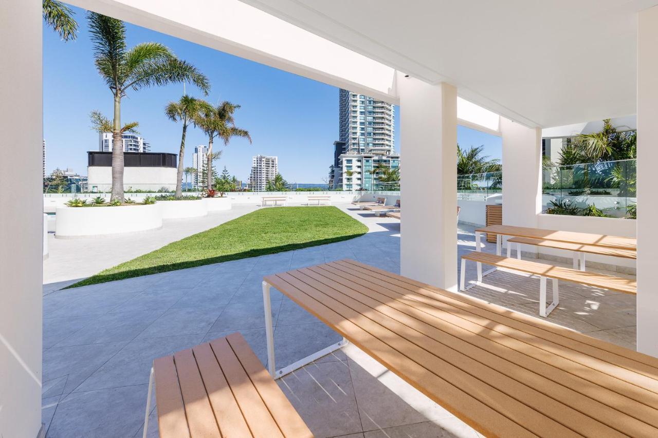 Meriton Suites Surfers Paradise Gold Coast Ngoại thất bức ảnh The park in 2015